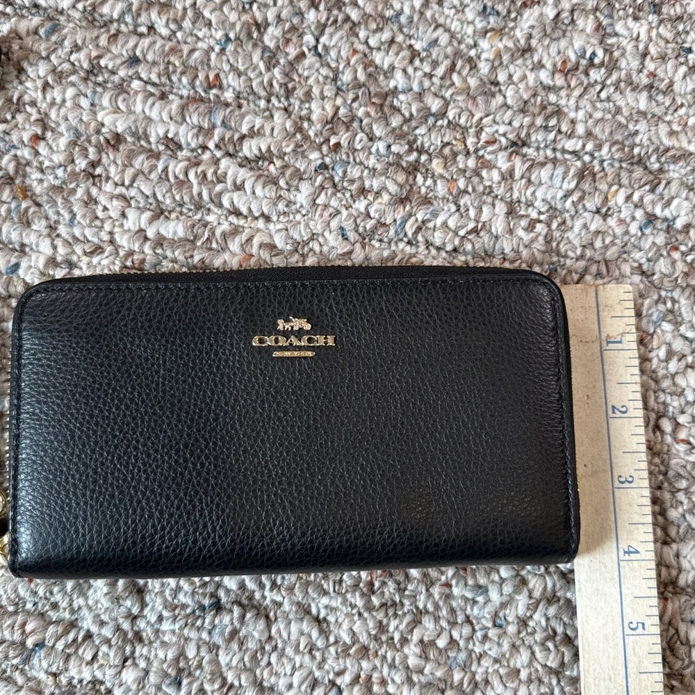 Coach Black‎ Pebble Leather Gold Zip Around Wallet And Wrist Strap C4451 - Picture 3 of 11